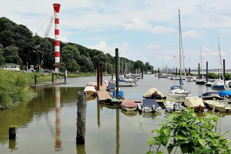 Blankenese Mühlenberg: LighthouseNienstedten 01