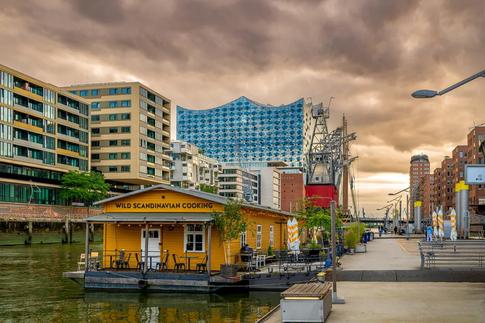 Promenaden in der HafenCity: Cloudy day in Hamburg 2025 1